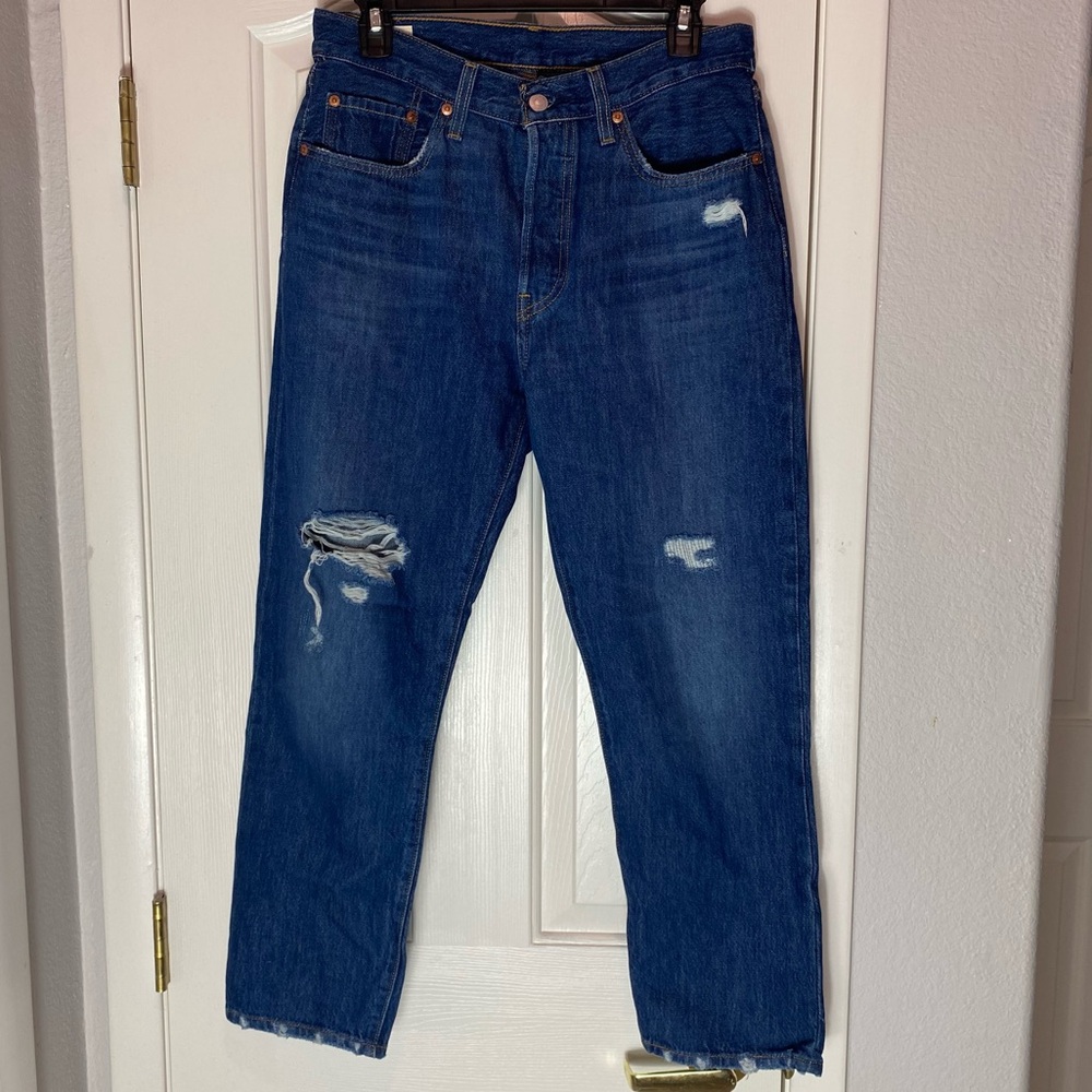Levis 501 Jeans Distressed